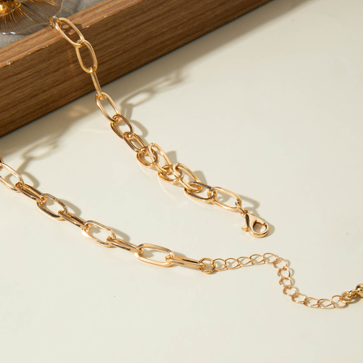 European and American Niche Ginkgo Leaf Tassel Necklace Design Sense Retro Pull-out Imitation Pearl Choker Jewelry choker