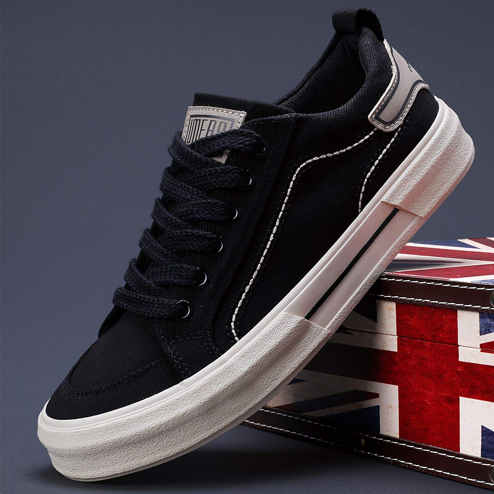 2025Autumn New Men's Shoes Low-top Breathable Flat Sneakers Men's Casual Shoes Korean Style Versatile Canvas Shoes