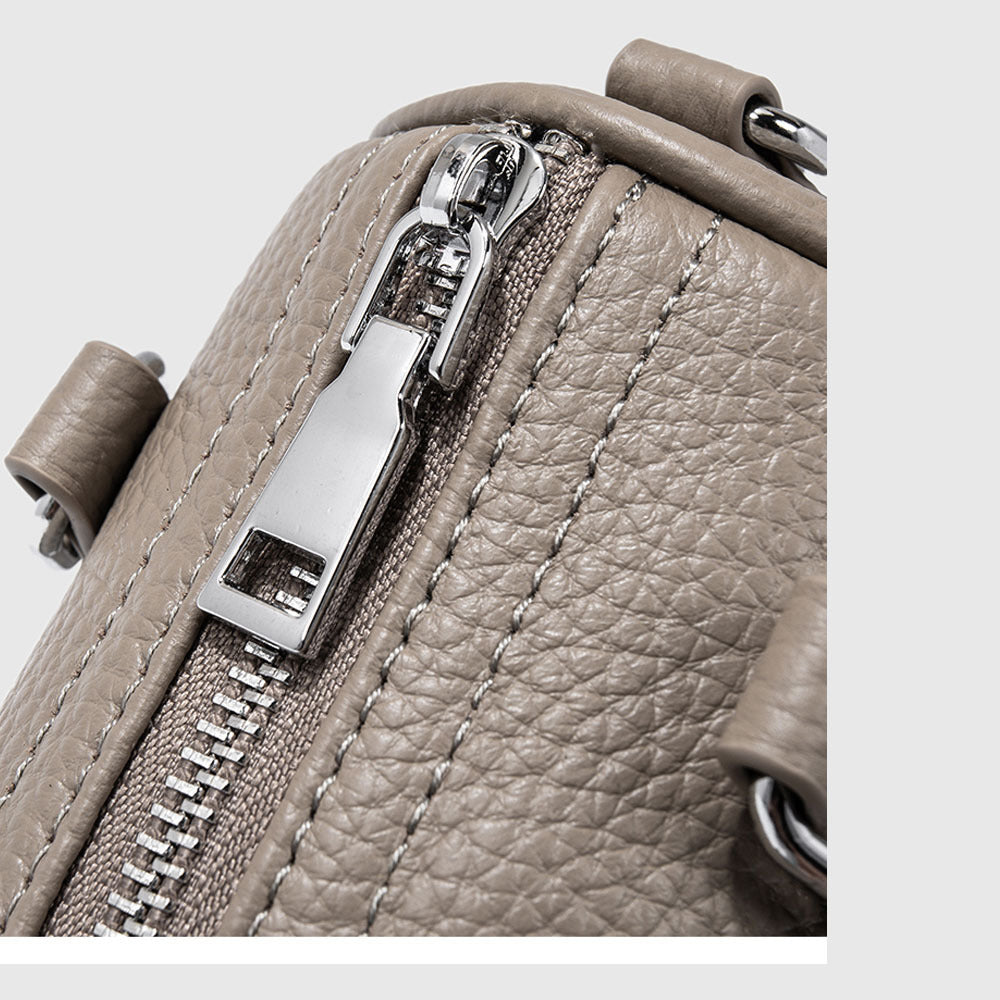 Guangzhou High-Quality Texture Genuine Leather Boston Pillow Bag for Women2024New first-layer cowhide handbag and crossbody bag