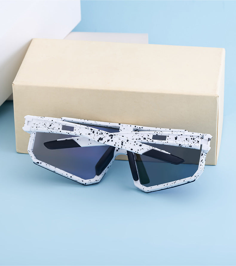 Outdoor Cycling Windproof Sunglasses for Men and Women, European and American Style One-piece Mountaineering Polarized Sunglasses Wholesale sunglasses