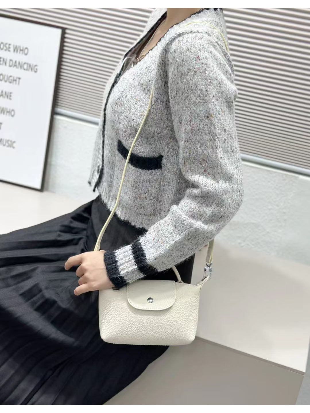 First Layer Cowhide Dumpling Bag Casual Genuine Leather Phone Bag for Women Summer Crossbody Bag Versatile Lightweight Walking Small Bag