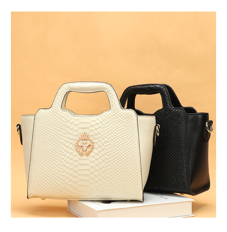 Spring and Autumn New European and American Fashion Women's Bag Fashion Handbag Large Personality Niche Versatile Handheld Crossbody Women's Bag