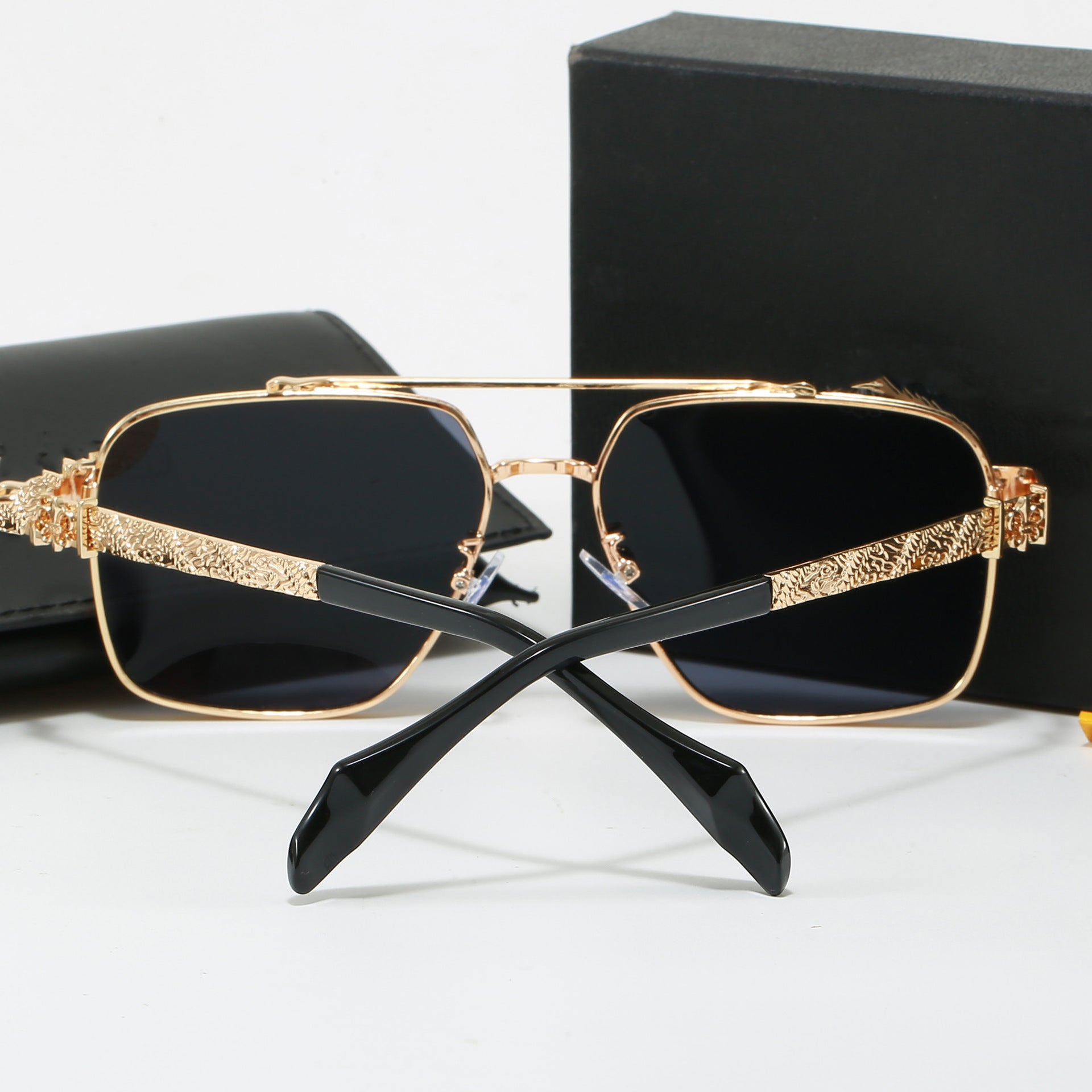 Handcrafted Heavy-duty Glasses Elegant High-quality Titanium Sunglasses for Men and Women Fashionable Casual UV Protection Sunglasses