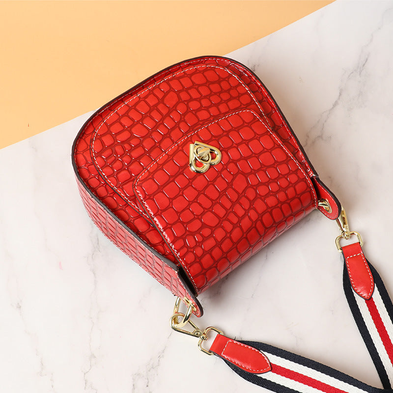 Autumn Winter New Korean Version Crocodile Pattern Saddle Bag Single Shoulder Crossbody Women's Bag Trendy Fashionable Personality Versatile Handbag for Women