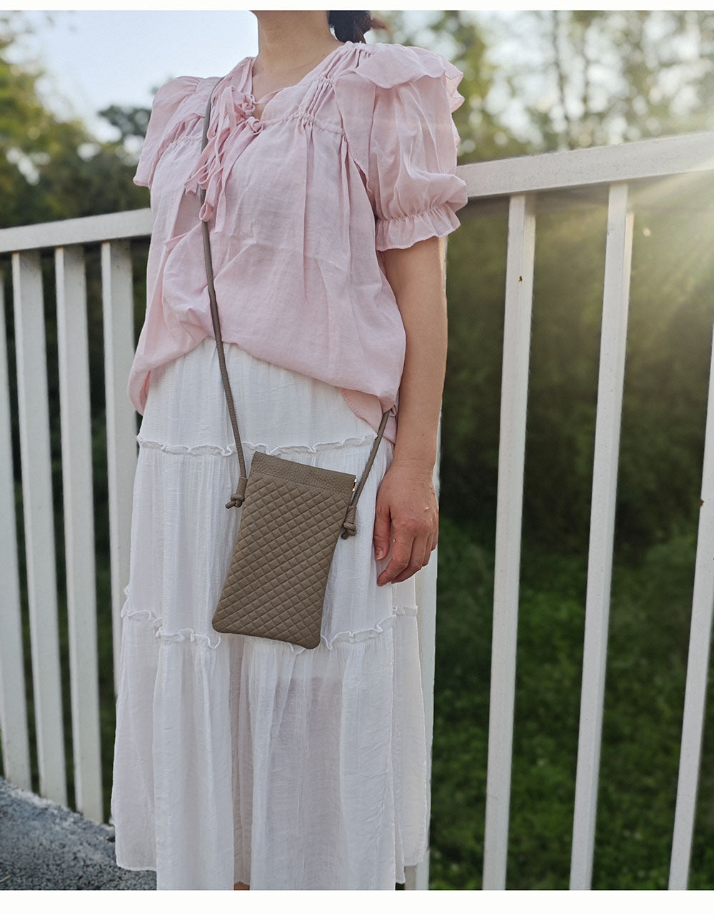 Genuine Leather Phone Bag for Women, Crossbody Small Bag, New Woven Pattern Vertical Style, Lightweight Mini Cowhide Walking Bag