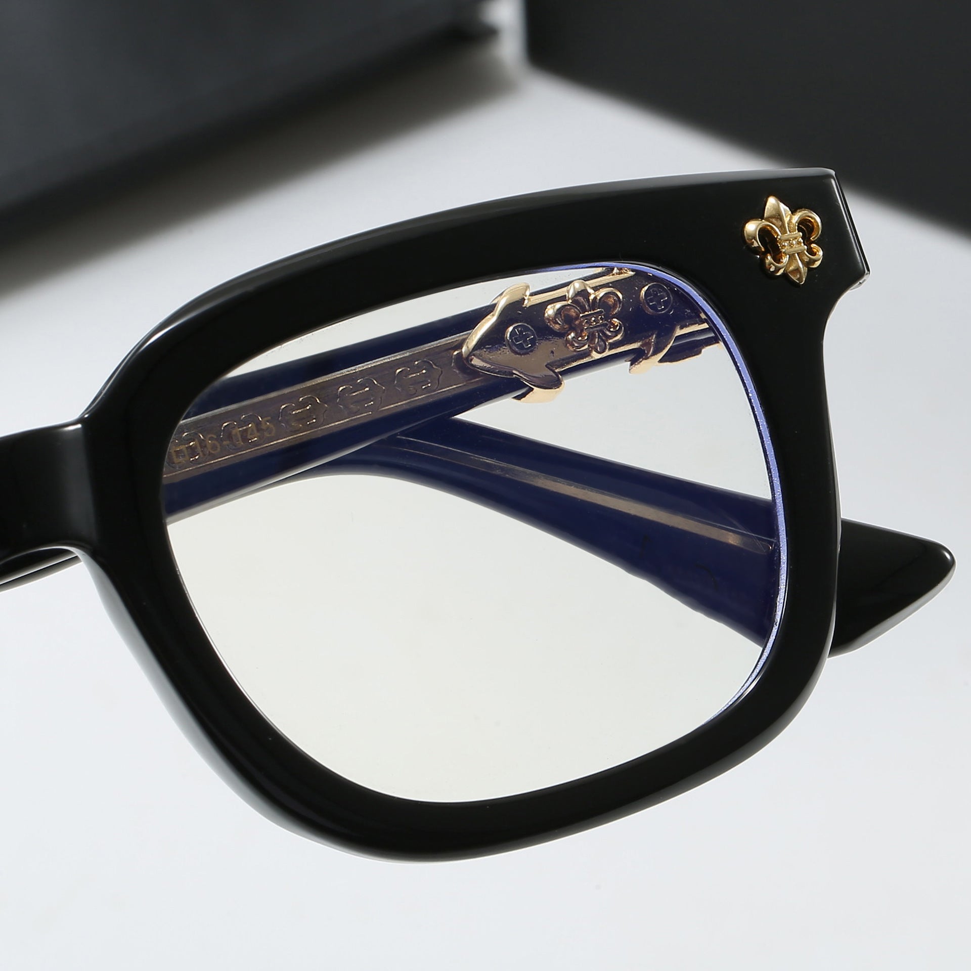 2025New Style Cro Glasses European and American Fashion Eyeglass Frames Street Style Natural Look Glasses Frames Non-Prescription Glasses9203