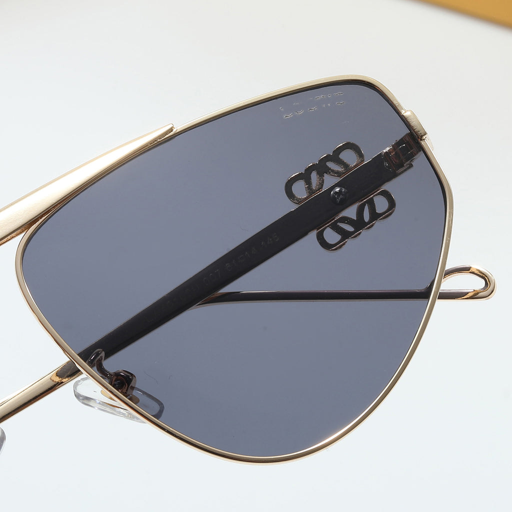 25European and American Style Women's Cat Eye Outdoor Street Photography Glasses Internet Celebrity Irregular Sunglasses Fashionable Metal Sunglasses Trendy