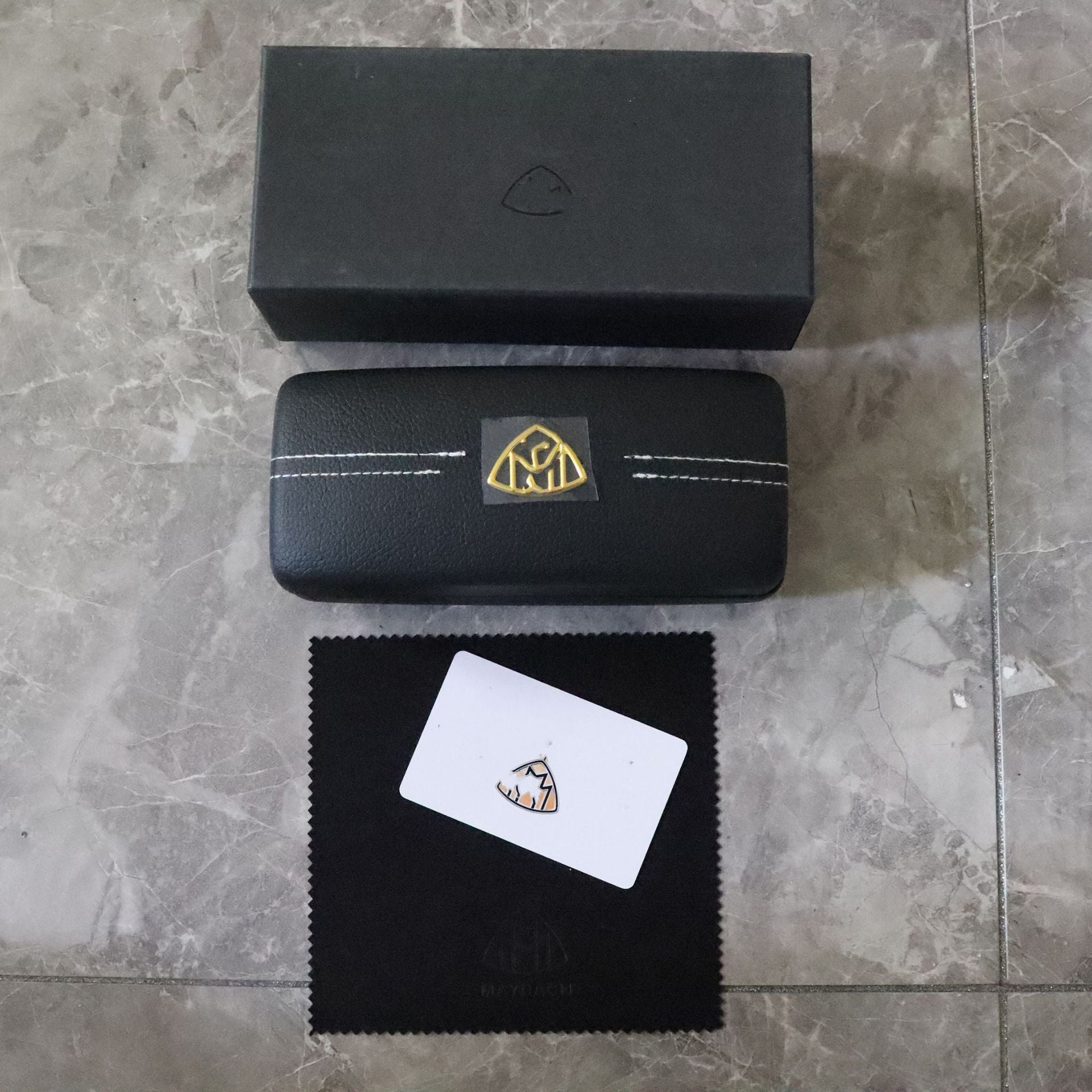 Spot wholesale high-end velvet glasses case Pink Fashionable and Elegant Sunglasses Case Sunglasses case Packing Box