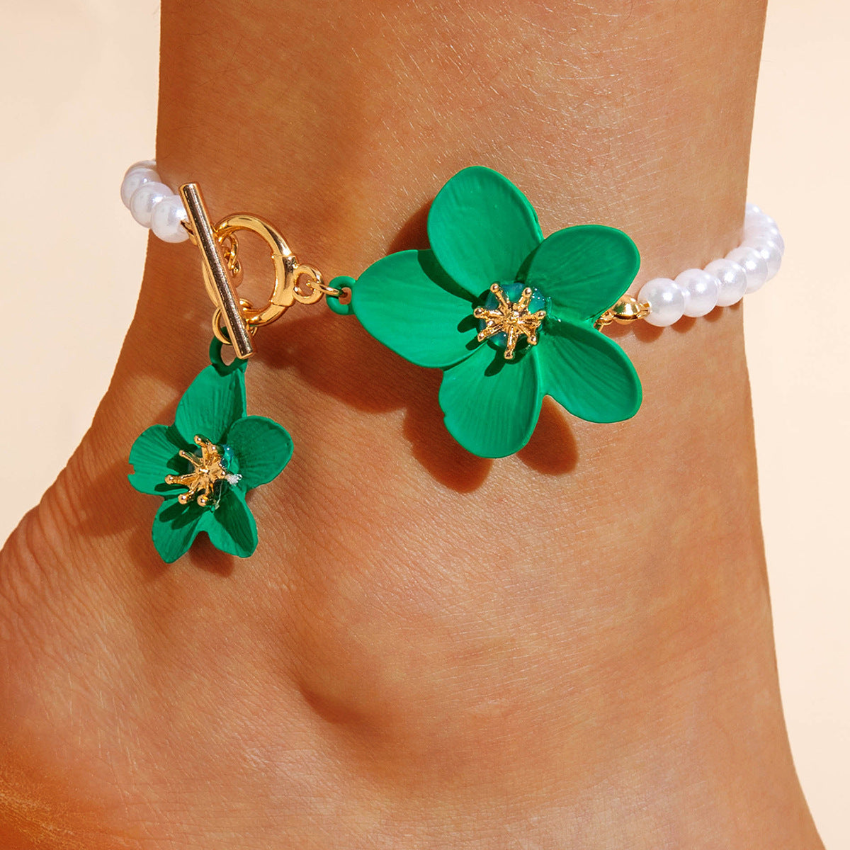 European and American Fashion Simple Alloy Flower Pendant Pearl Necklace  Elegant and versatile OT Buckle Design Sense Accessories