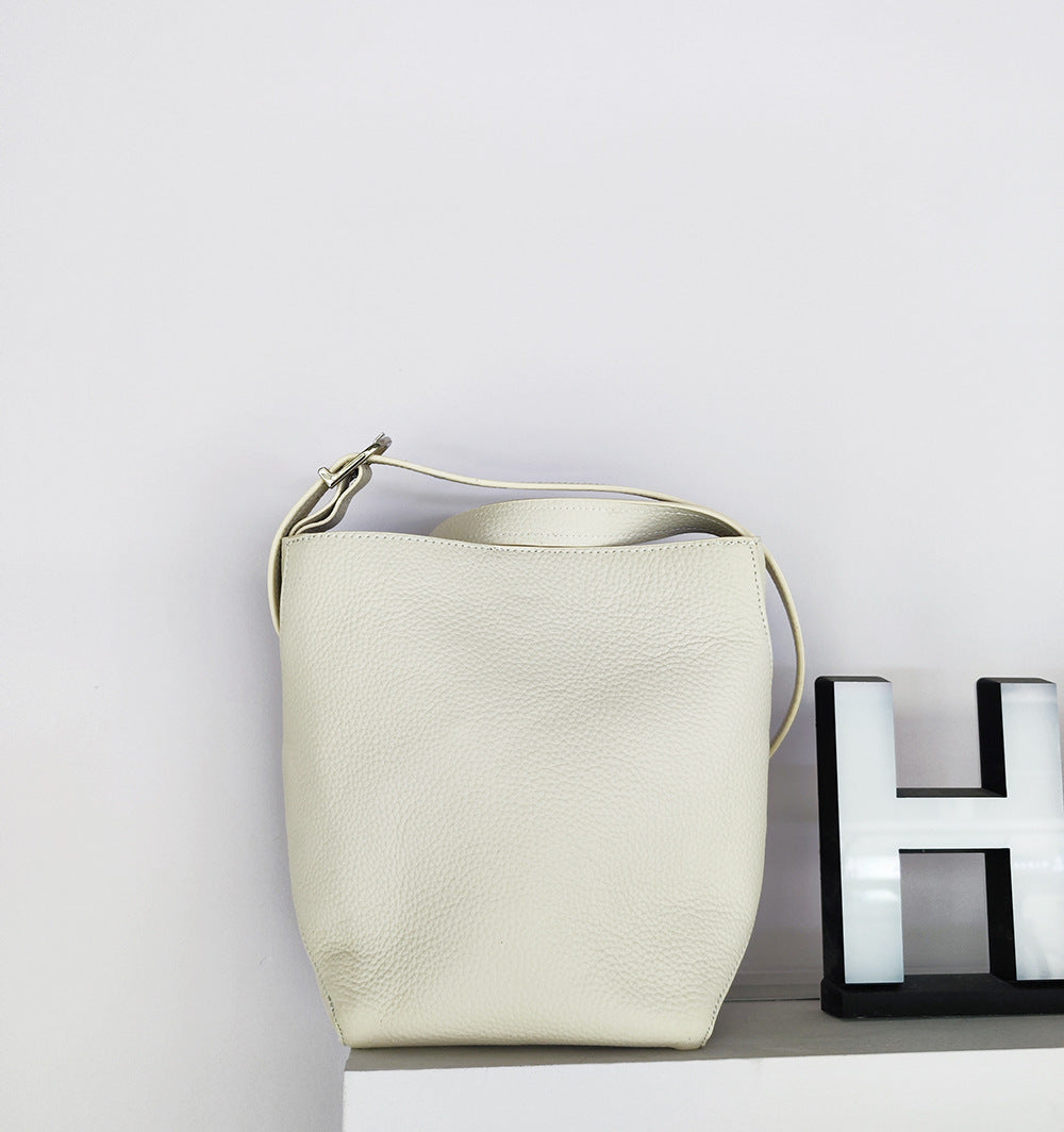 Genuine Leather Women's Bag Fashion Single Shoulder Crossbody New Hot Style High-end Korean Trend Versatile Large Capacity Commuter Bucket Bag