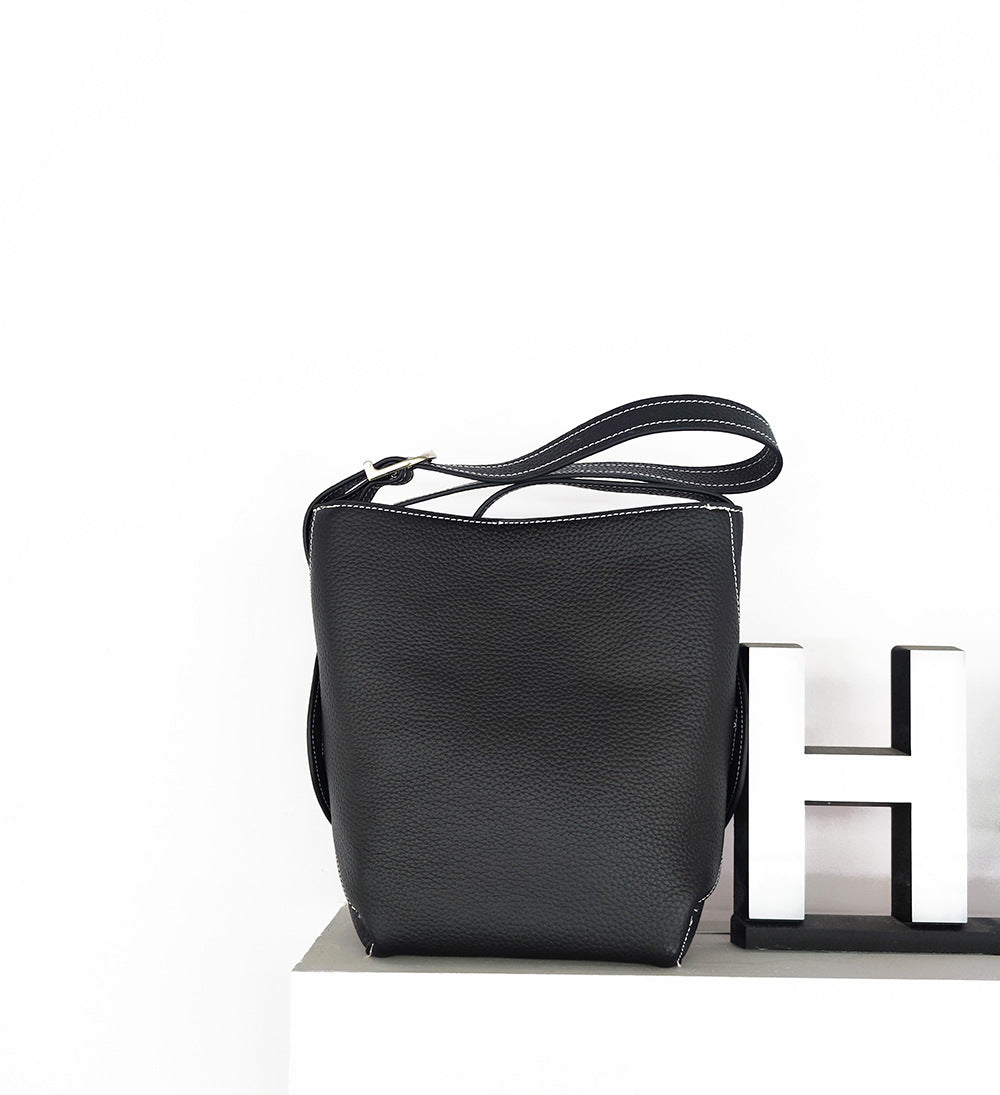 Genuine Leather Women's Bag Fashion Single Shoulder Crossbody New Hot Style High-end Korean Trend Versatile Large Capacity Commuter Bucket Bag