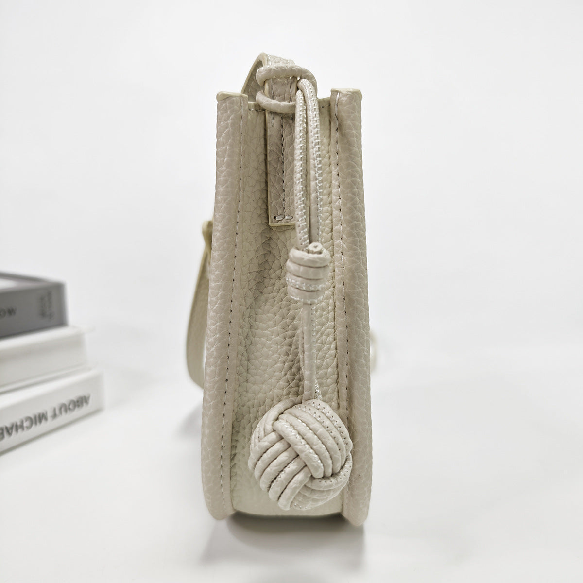 Genuine Leather Small Bucket Bag Trendy Small Bag for Women Fashion Woven Ball Phone Bag Versatile Shoulder Crossbody Bag - 图片 29