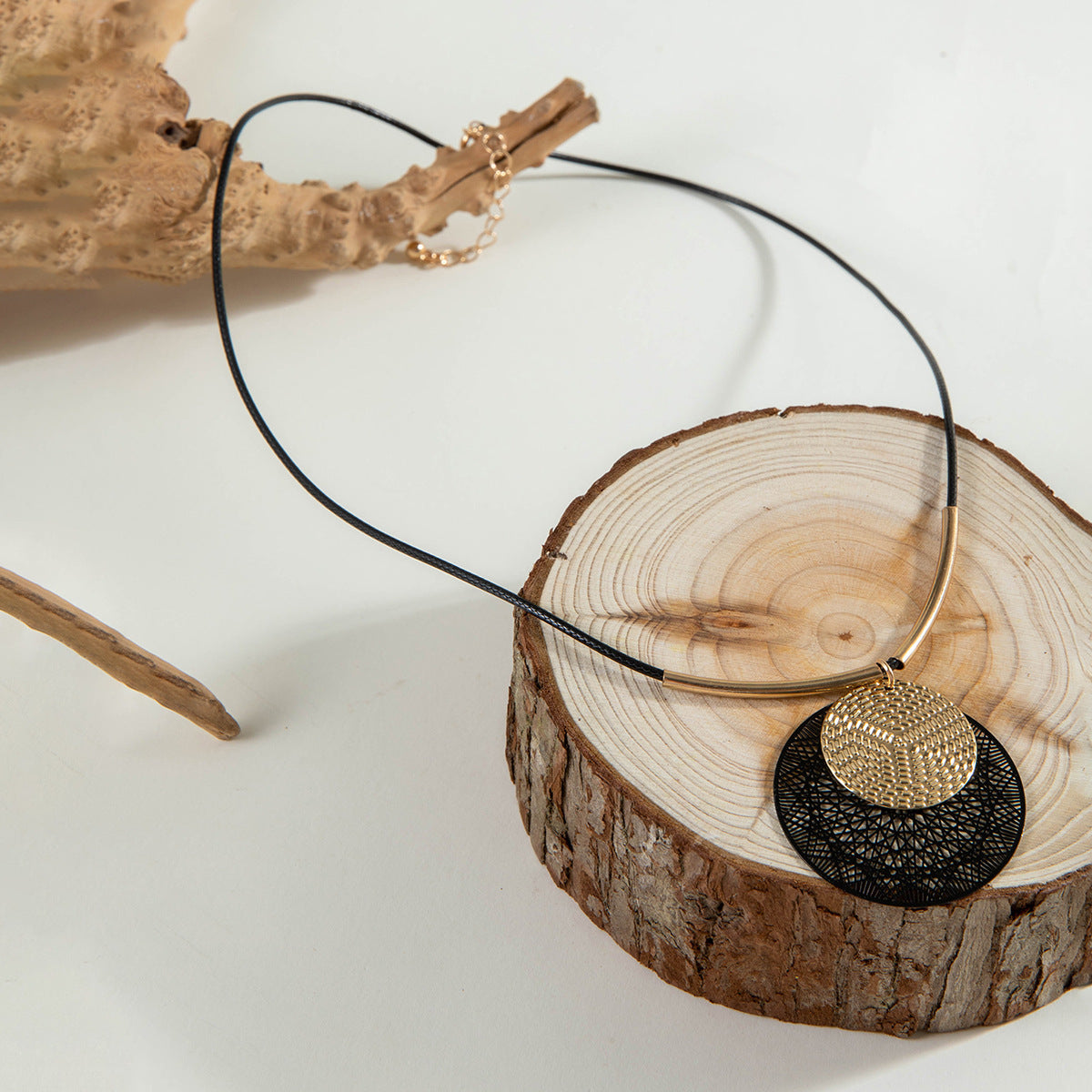 European and American New Style Personality Mesh Round Pendant Necklace for Women Elegant Simple Textured Round Pendant Rope Chain Necklace - 图片 20