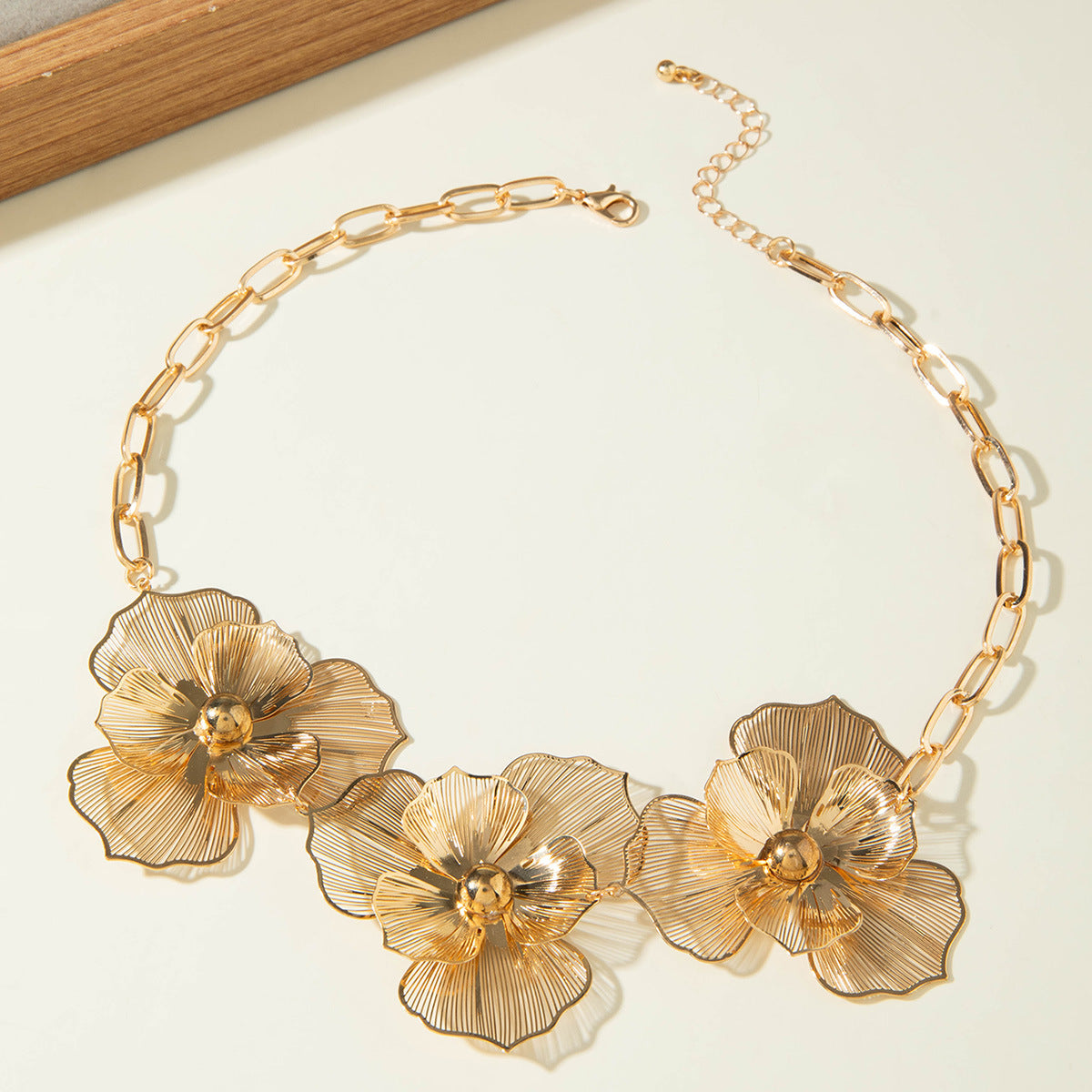 European and American Niche Ginkgo Leaf Tassel Necklace Design Sense Retro Pull-out Imitation Pearl Choker Jewelry choker - 图片 75