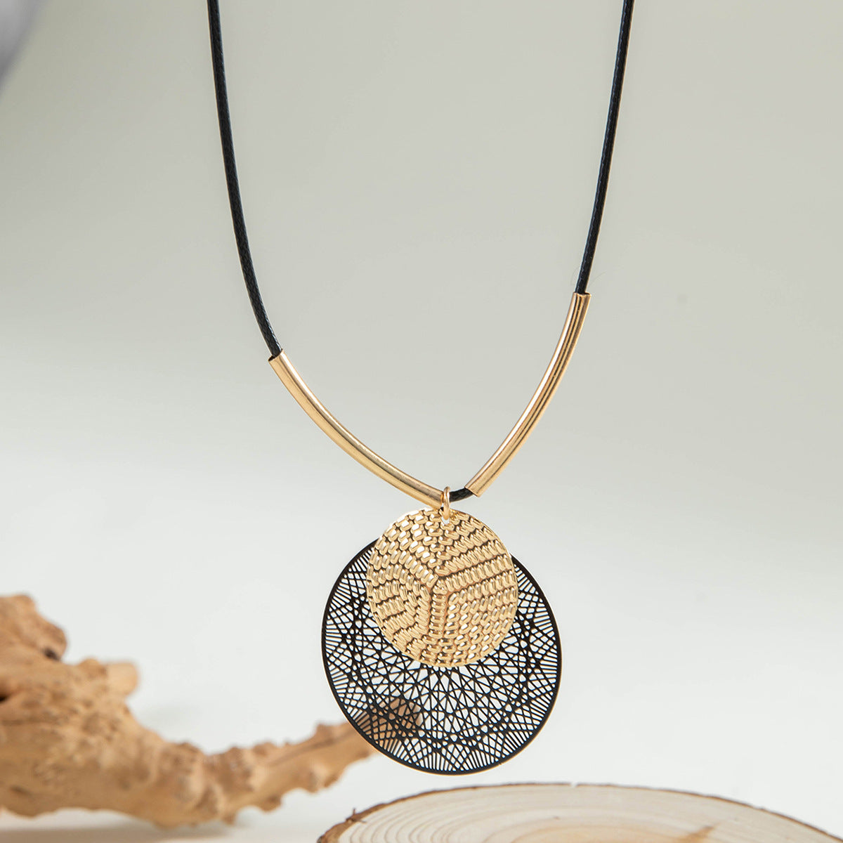 European and American New Style Personality Mesh Round Pendant Necklace for Women Elegant Simple Textured Round Pendant Rope Chain Necklace - 图片 19