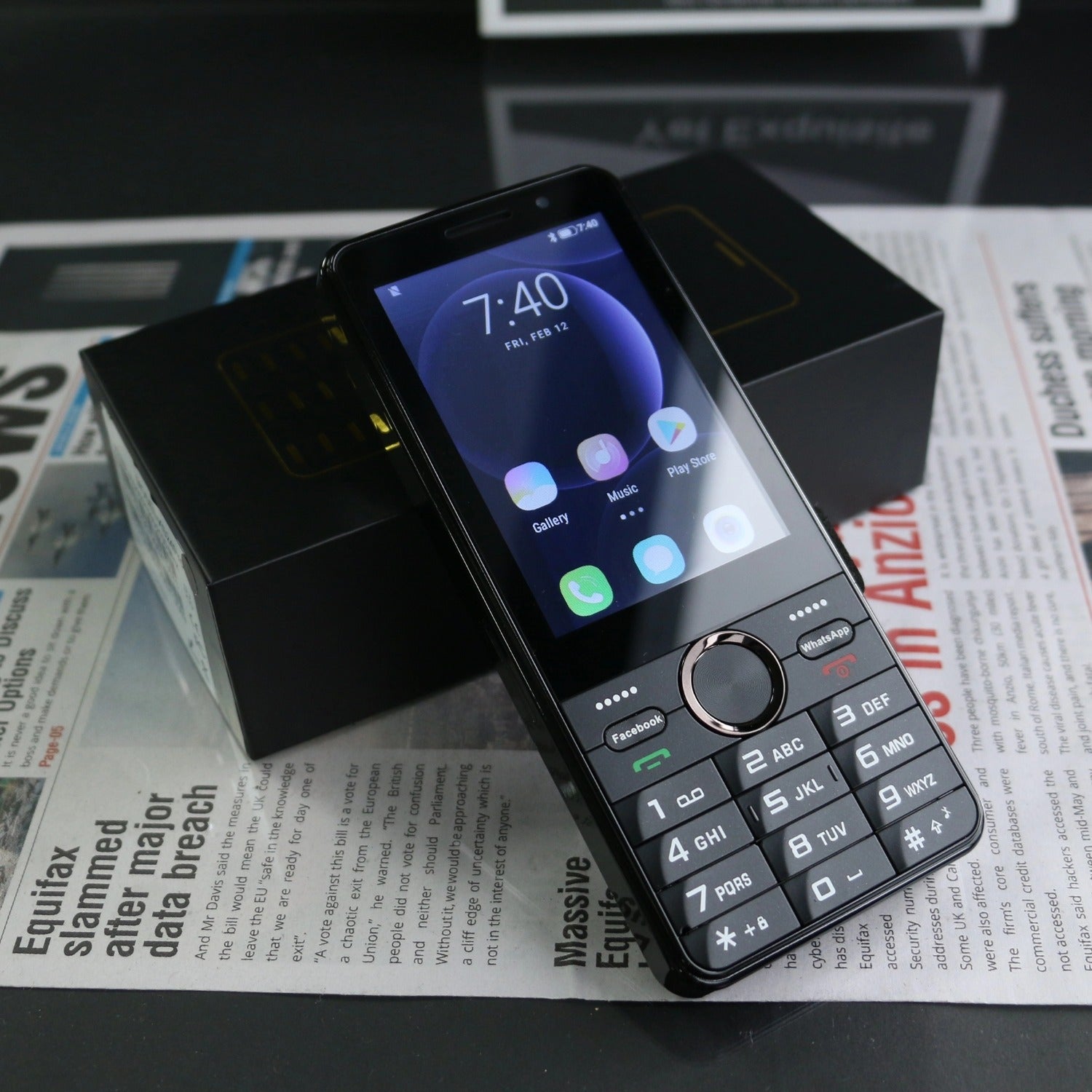 3.5Touchscreen Button Android Smartphone4G Universal Dual SIM2+16Large battery WIFI - 图片 11