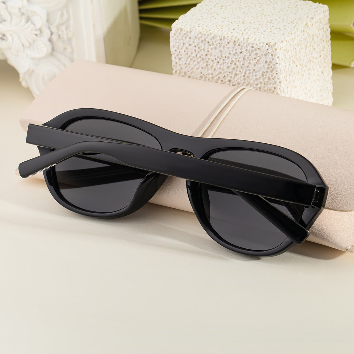 2025New European and American Fashion Polarized Sunglasses for Women, High-end Ultra-light Sun Protection Sunglasses for Women, Trendy for Fishing and Driving - 图片 14