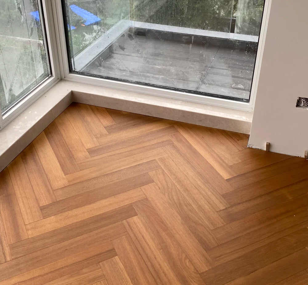 18mm Engineered Herringbone Teak Flooring Multilayer Core Strength Custom Design Luxury Villas Commercial Interiors Outdoor Park - 图片 4