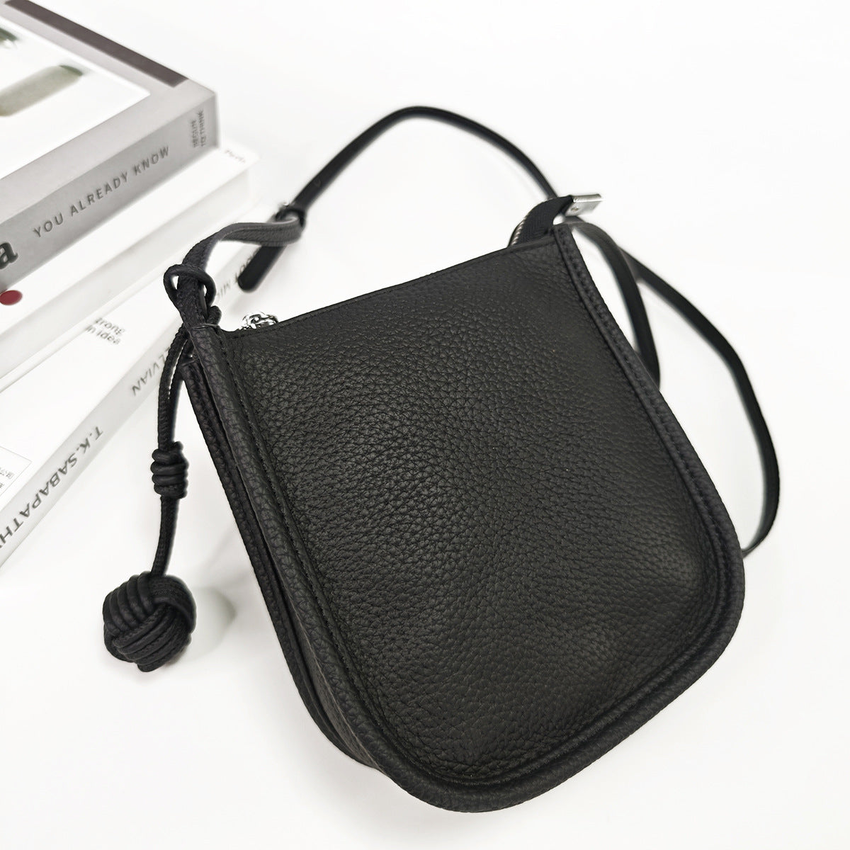 Genuine Leather Small Bucket Bag Trendy Small Bag for Women Fashion Woven Ball Phone Bag Versatile Shoulder Crossbody Bag - 图片 26