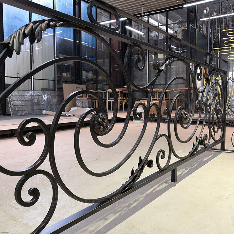Foshan Factory Best Quality Iron Balcony Railings Designs - 图片 4