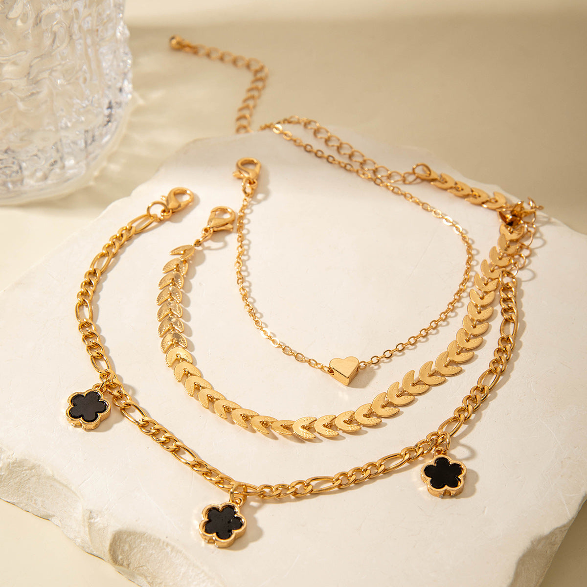 European and American Fashion Alloy Inlaid Diamond Five-Leaf Clover Bracelet Jewelry Three-Piece Set Simple Geometric Smooth Bracelet Wholesale - 图片 77