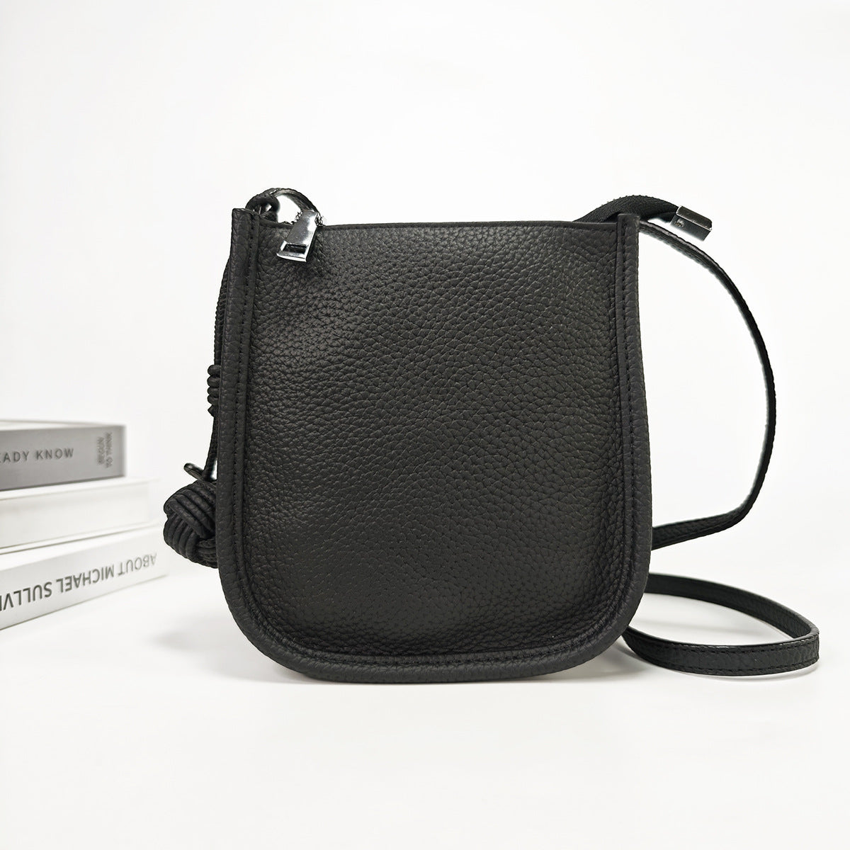 Genuine Leather Small Bucket Bag Trendy Small Bag for Women Fashion Woven Ball Phone Bag Versatile Shoulder Crossbody Bag - 图片 21