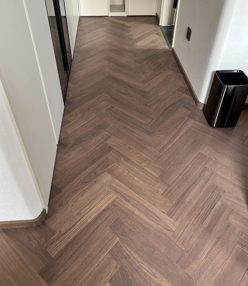 Customizable 18mm Herringbone Black Walnut Engineered Flooring | Waterproof Luxury Outdoor & Villa Modern Interior Projects - 图片 18