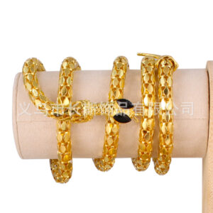 European and American Style Bendable Snake Chain Women's Minimalist Snake Bone Necklace Snake Year Gift Stretchable Snake Shape Necklace