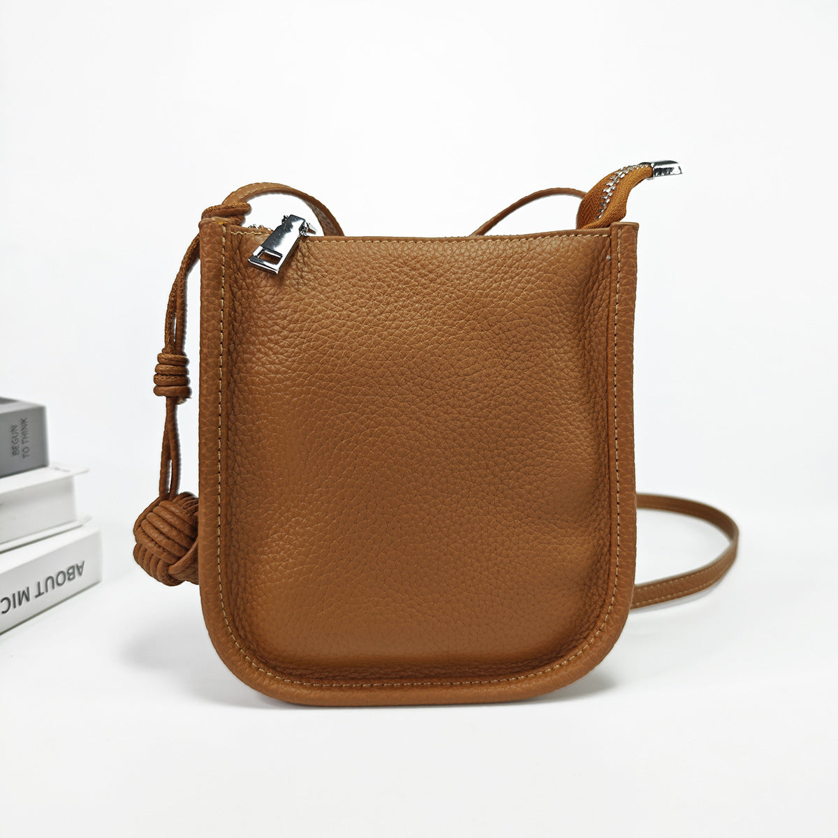 Genuine Leather Small Bucket Bag Trendy Small Bag for Women Fashion Woven Ball Phone Bag Versatile Shoulder Crossbody Bag - 图片 7