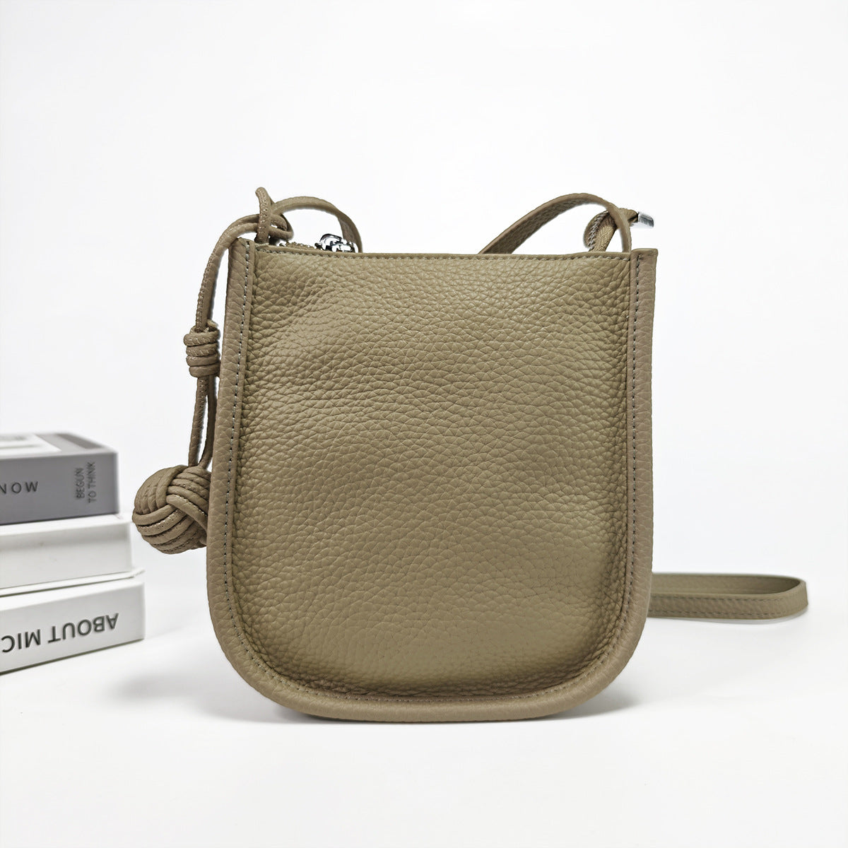 Genuine Leather Small Bucket Bag Trendy Small Bag for Women Fashion Woven Ball Phone Bag Versatile Shoulder Crossbody Bag - 图片 8