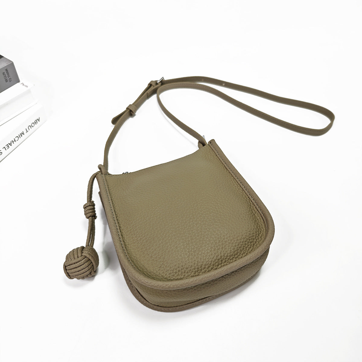 Genuine Leather Small Bucket Bag Trendy Small Bag for Women Fashion Woven Ball Phone Bag Versatile Shoulder Crossbody Bag - 图片 39