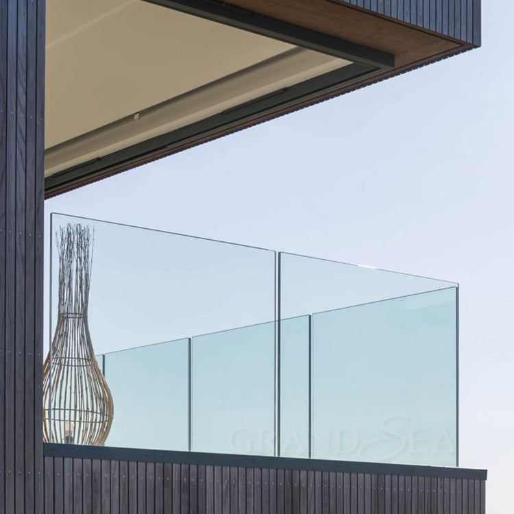 Outdoor Simple Balcony Glass Railing Balustrade Designs for Swimming Pool - 图片 20