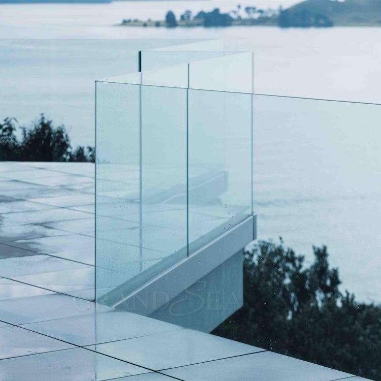 Outdoor Simple Balcony Glass Railing Balustrade Designs for Swimming Pool - 图片 17