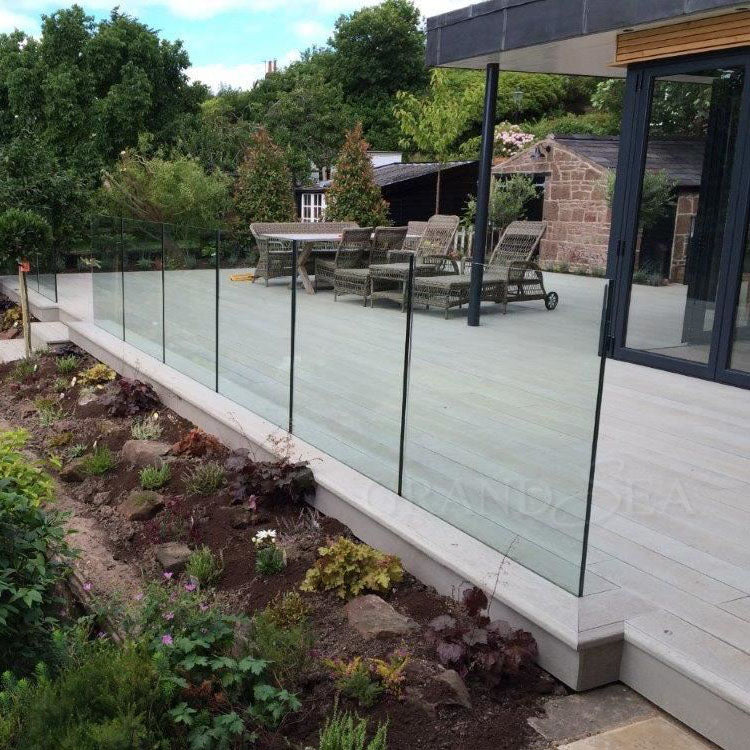 Outdoor Simple Balcony Glass Railing Balustrade Designs for Swimming Pool - 图片 7