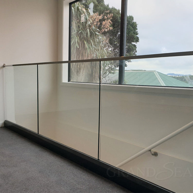 Contemporary Design Aluminum Glass Clamp Balcony Balustrades Handrail for Apartment Use