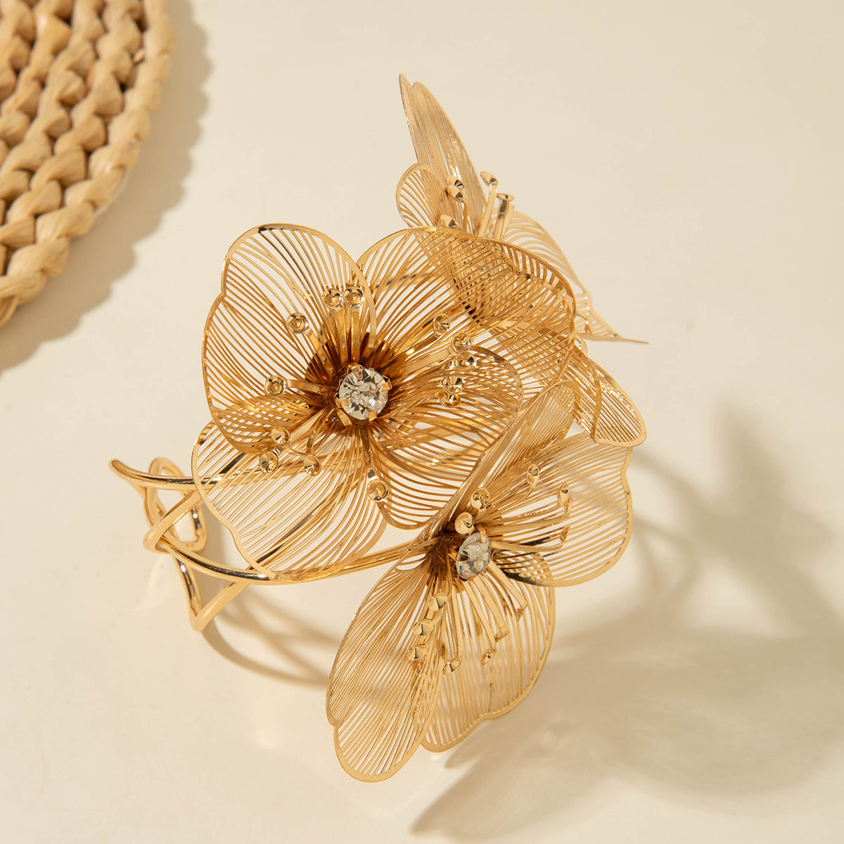 European and American Metal Style Inlaid Diamond Flower Open Bracelet Fashion Exaggerated High-End Hollow Bracelet Wholesale - 图片 14