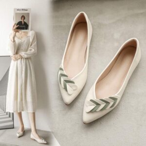 Women's Flat Shoes2025New Spring Pointed Toe All-Season Shoes Versatile Loafers Soft Sole Large Size Comfortable Women's Shoes