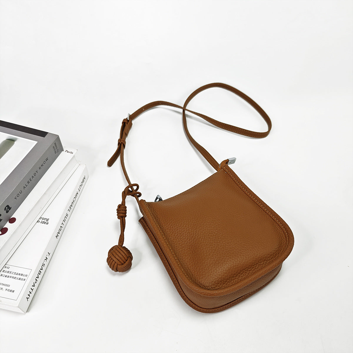 Genuine Leather Small Bucket Bag Trendy Small Bag for Women Fashion Woven Ball Phone Bag Versatile Shoulder Crossbody Bag - 图片 38