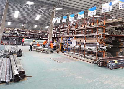 Factory Wholesale Price Matte Black Frame Stair Glass Railing Prices Design - 图片 19