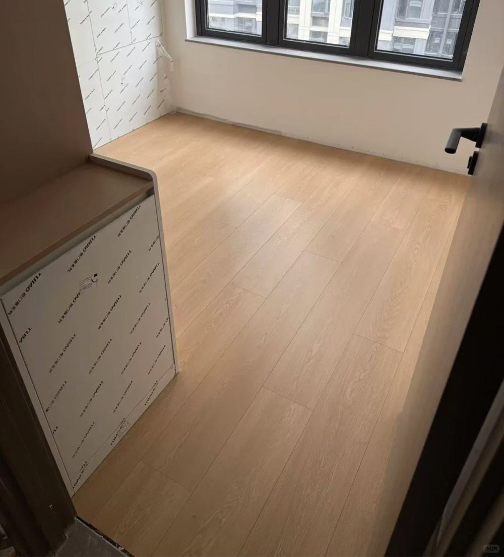 15mm Customizable Three-Layer Engineered Oak Wood Flooring | UV Lacquered Surface Smooth Texture for Outdoor Luxury Villas - 图片 5