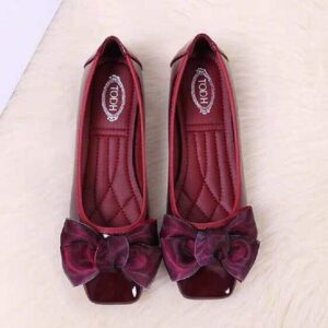 Gommino2025New Year Women's Burgundy Flat Shoes Square Toe Small Leather Shoes Shallow Mouth All-Season Women's Shoes Autumn