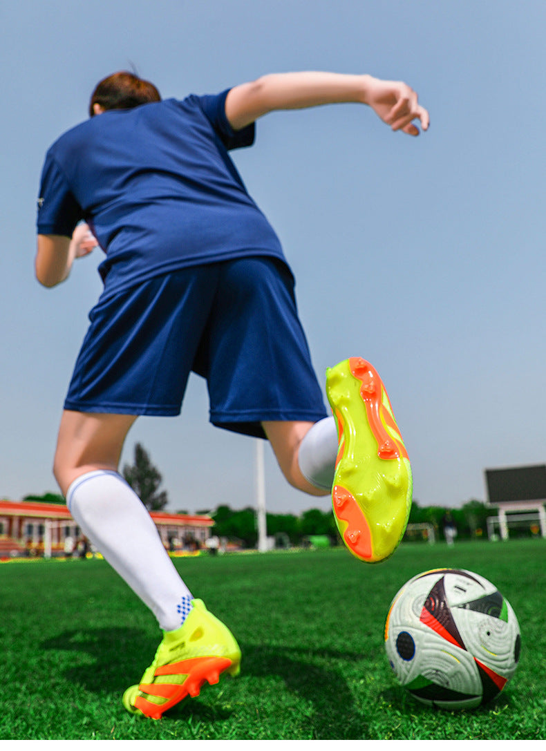 2025New Football Shoes for Men and Women, Youth Students, Fashionable and Comfortable, Long Spikes, Low-top, Factory Direct Sale - 图片 34
