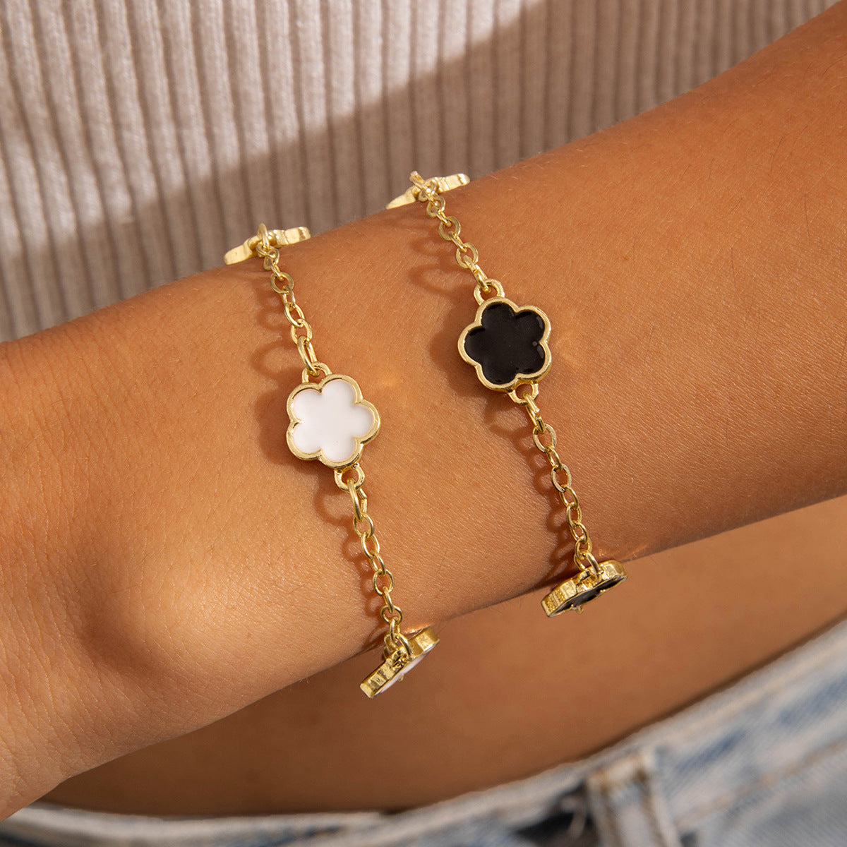 European and American Fashion Alloy Inlaid Diamond Five-Leaf Clover Bracelet Jewelry Three-Piece Set Simple Geometric Smooth Bracelet Wholesale - 图片 27