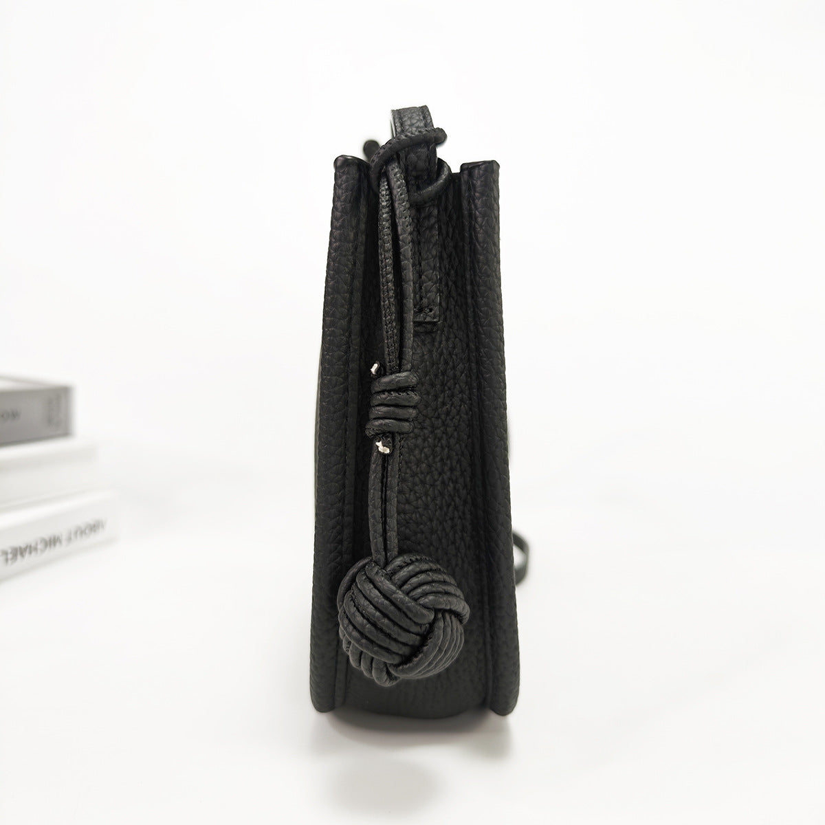 Genuine Leather Small Bucket Bag Trendy Small Bag for Women Fashion Woven Ball Phone Bag Versatile Shoulder Crossbody Bag - 图片 23