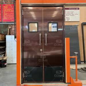 High Quality Stainless Steel Door Customized Fire Rated Stainless Steel Door Modern Design Kitchen Door for Hotel / Restaurant