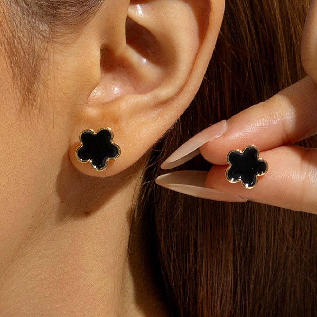 European and American Fashion Alloy Inlaid Diamond Five-Leaf Clover Bracelet Jewelry Three-Piece Set Simple Geometric Smooth Bracelet Wholesale - 图片 15