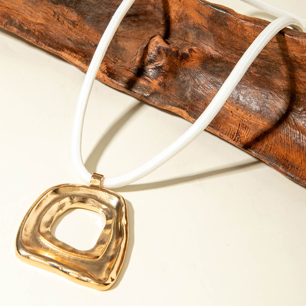 European and American New Style Personality Mesh Round Pendant Necklace for Women Elegant Simple Textured Round Pendant Rope Chain Necklace - 图片 47