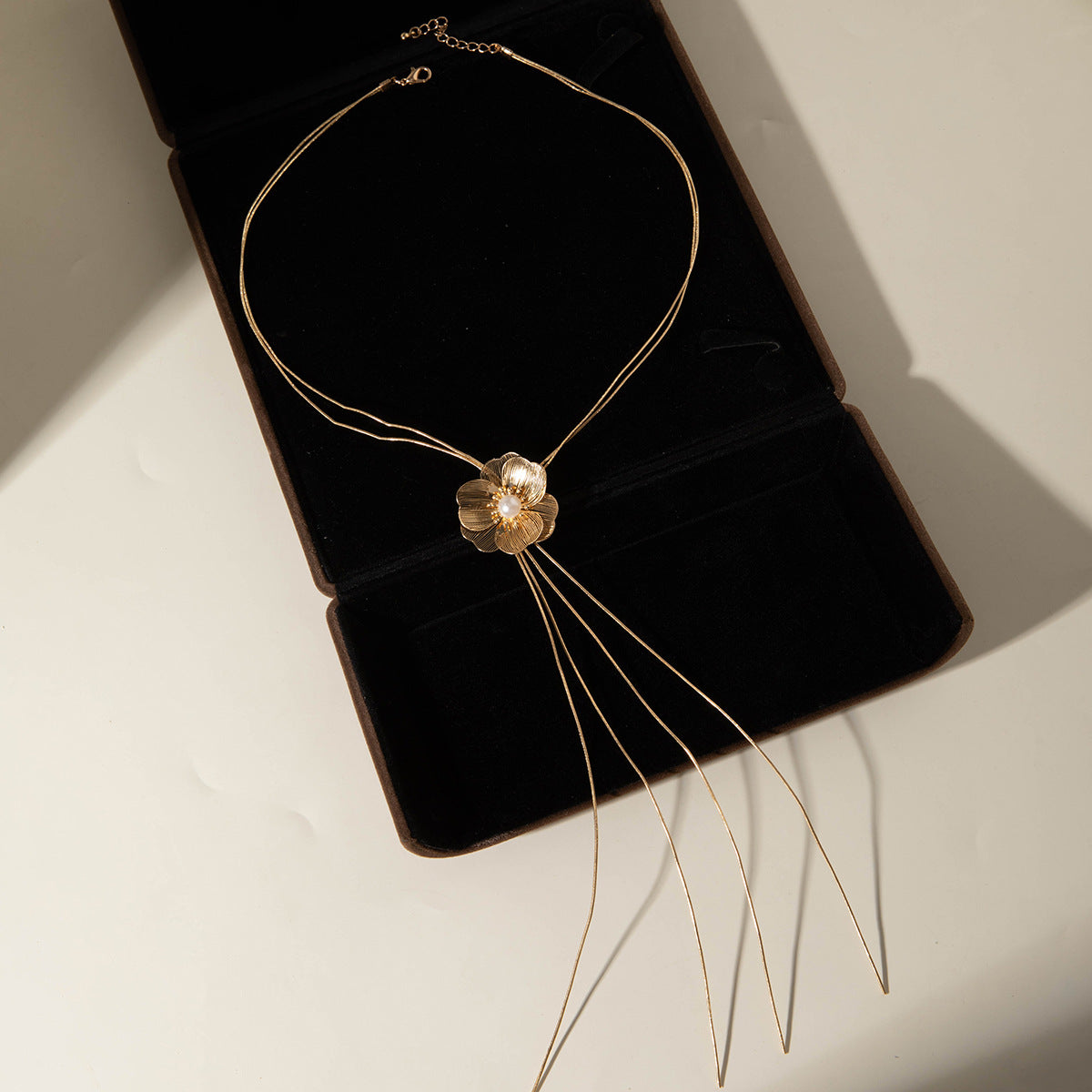 European and American Niche Ginkgo Leaf Tassel Necklace Design Sense Retro Pull-out Imitation Pearl Choker Jewelry choker - 图片 22