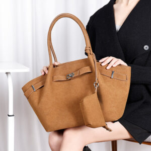 European and American Fashion High-End Handheld Tote Bag for Women New Versatile Trendy Pleated Stylish Single Shoulder Crossbody Bag