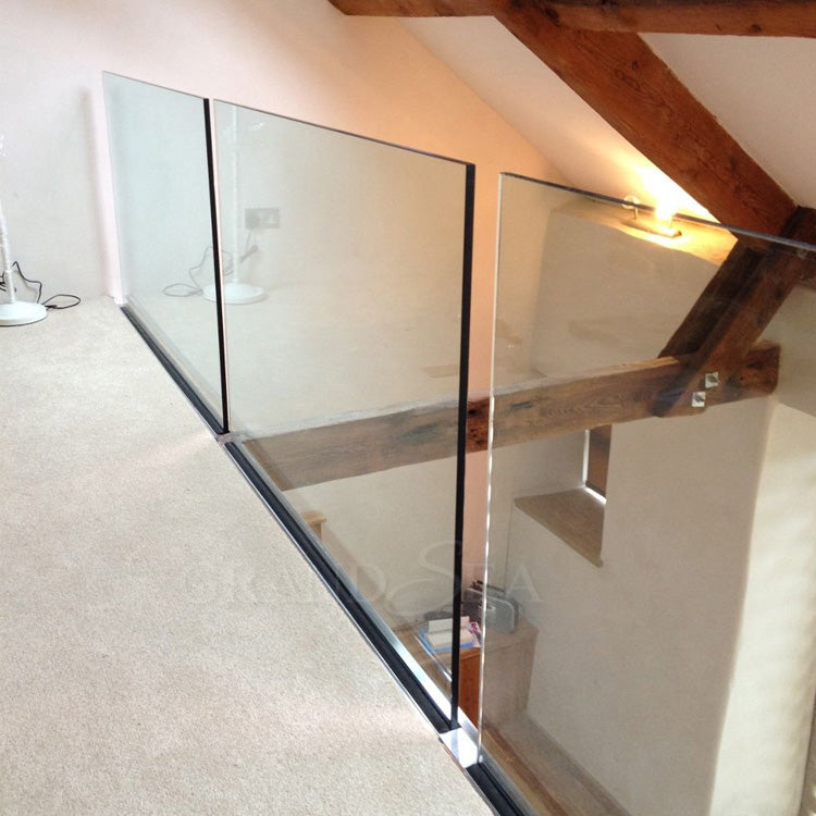 Outdoor Simple Balcony Glass Railing Balustrade Designs for Swimming Pool - 图片 11